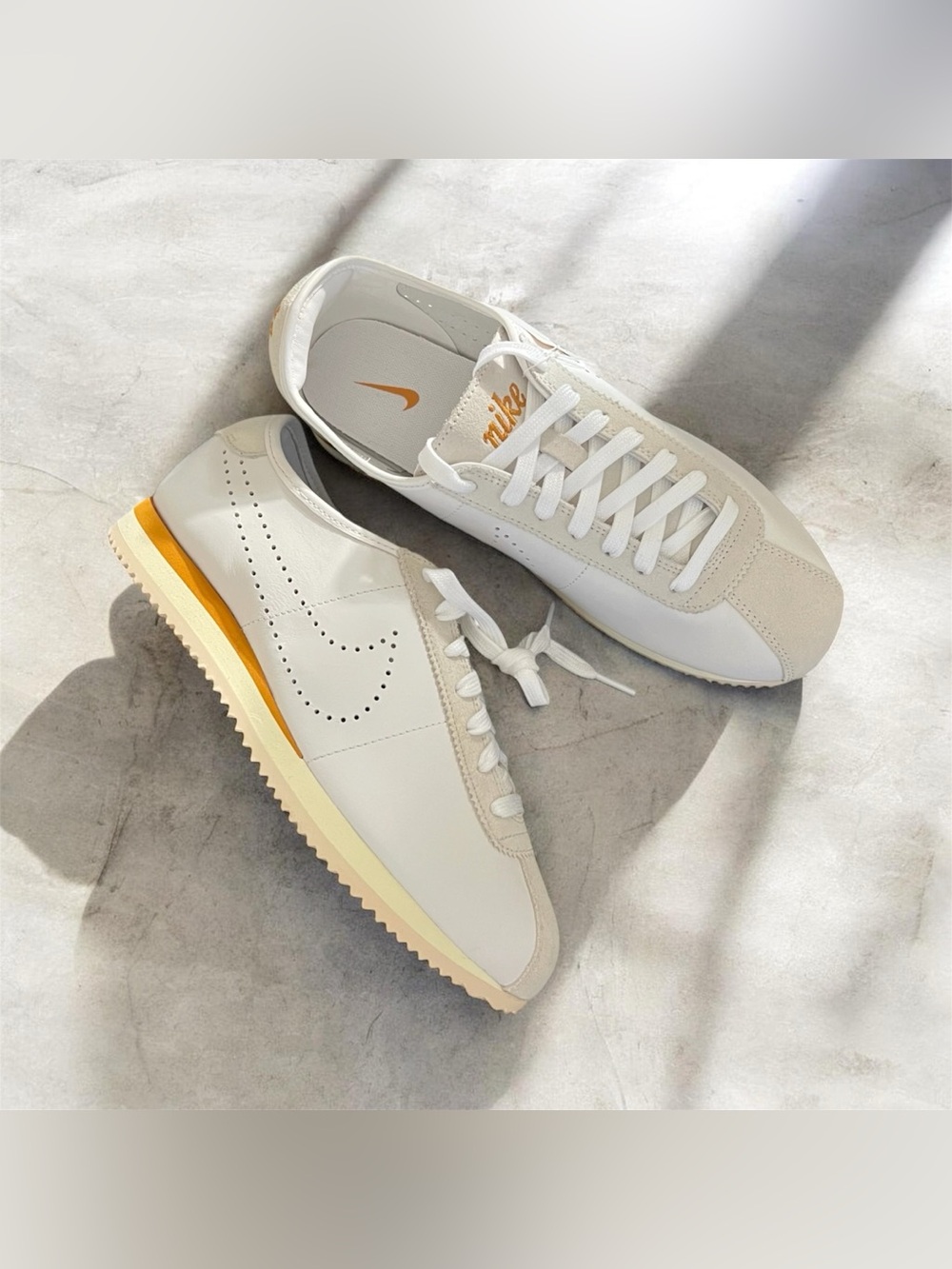 ✔️New✔️ NIKE Cortez Leather 'White Bronze Perforated Swoosh' - Picture 2 of 10